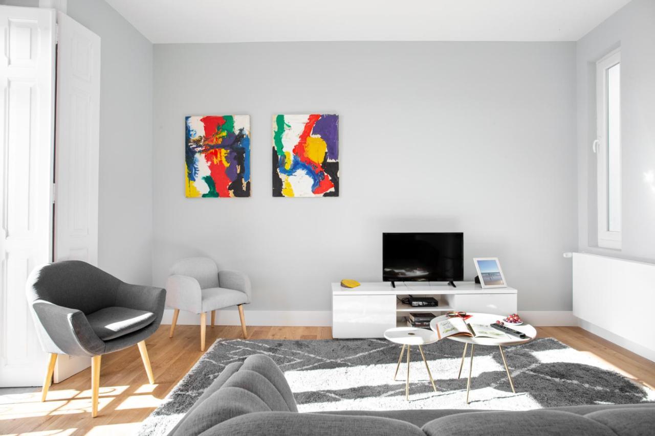 Joivy Marvelous 3-Bed Home With Astonishing View And Terrace, Nearby St George Castle Lisboa 外观 照片