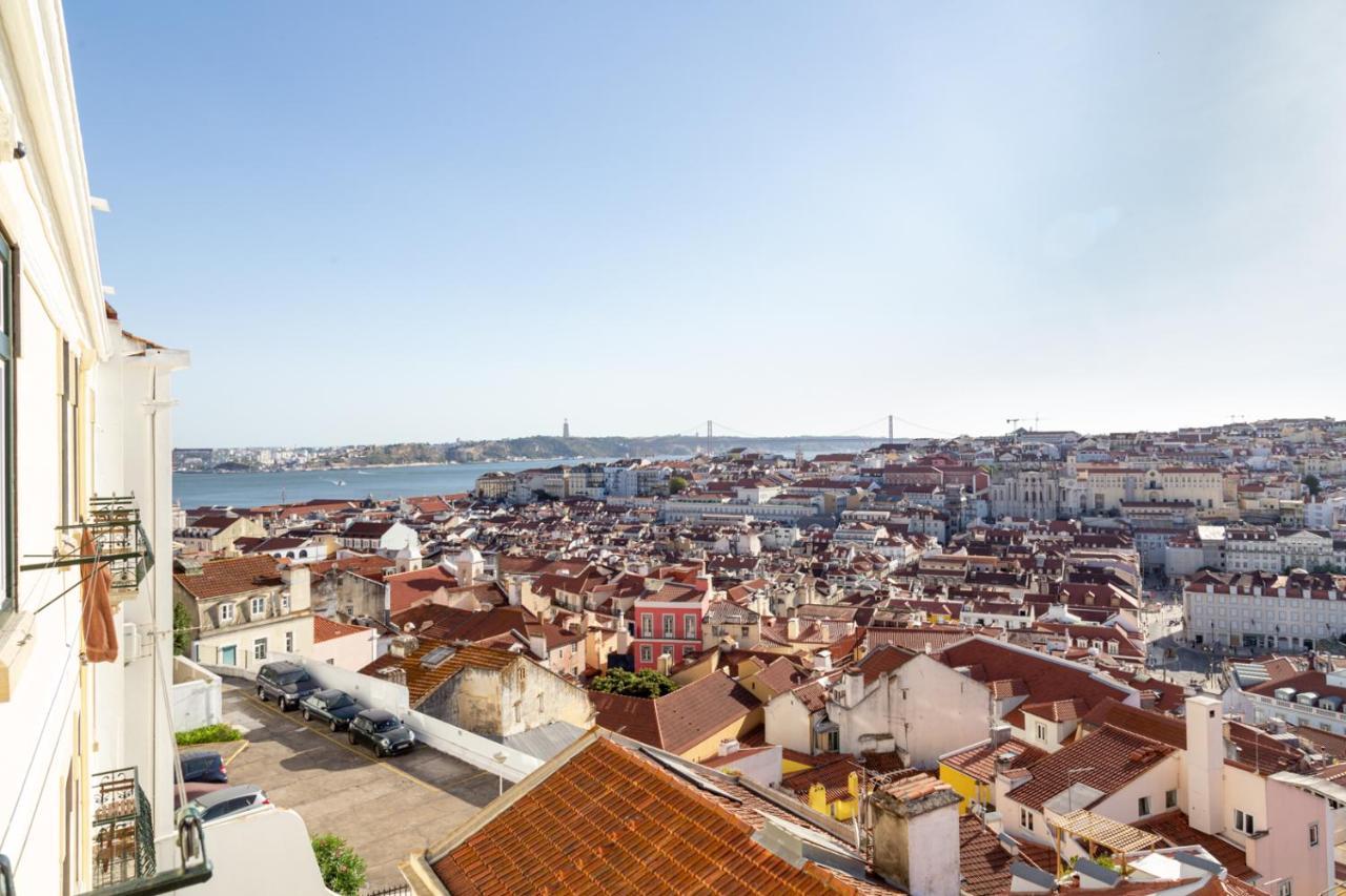 Joivy Marvelous 3-Bed Home With Astonishing View And Terrace, Nearby St George Castle Lisboa 外观 照片
