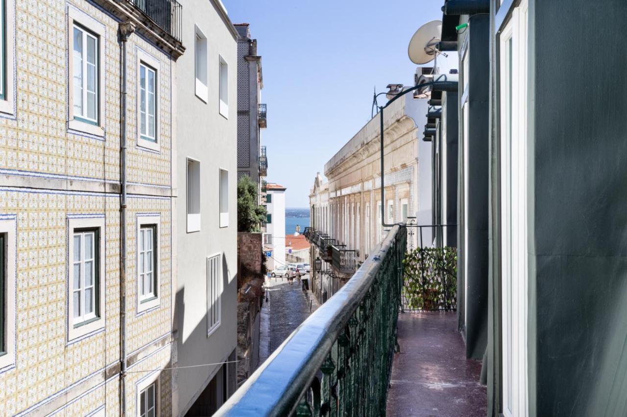 Joivy Marvelous 3-Bed Home With Astonishing View And Terrace, Nearby St George Castle Lisboa 外观 照片