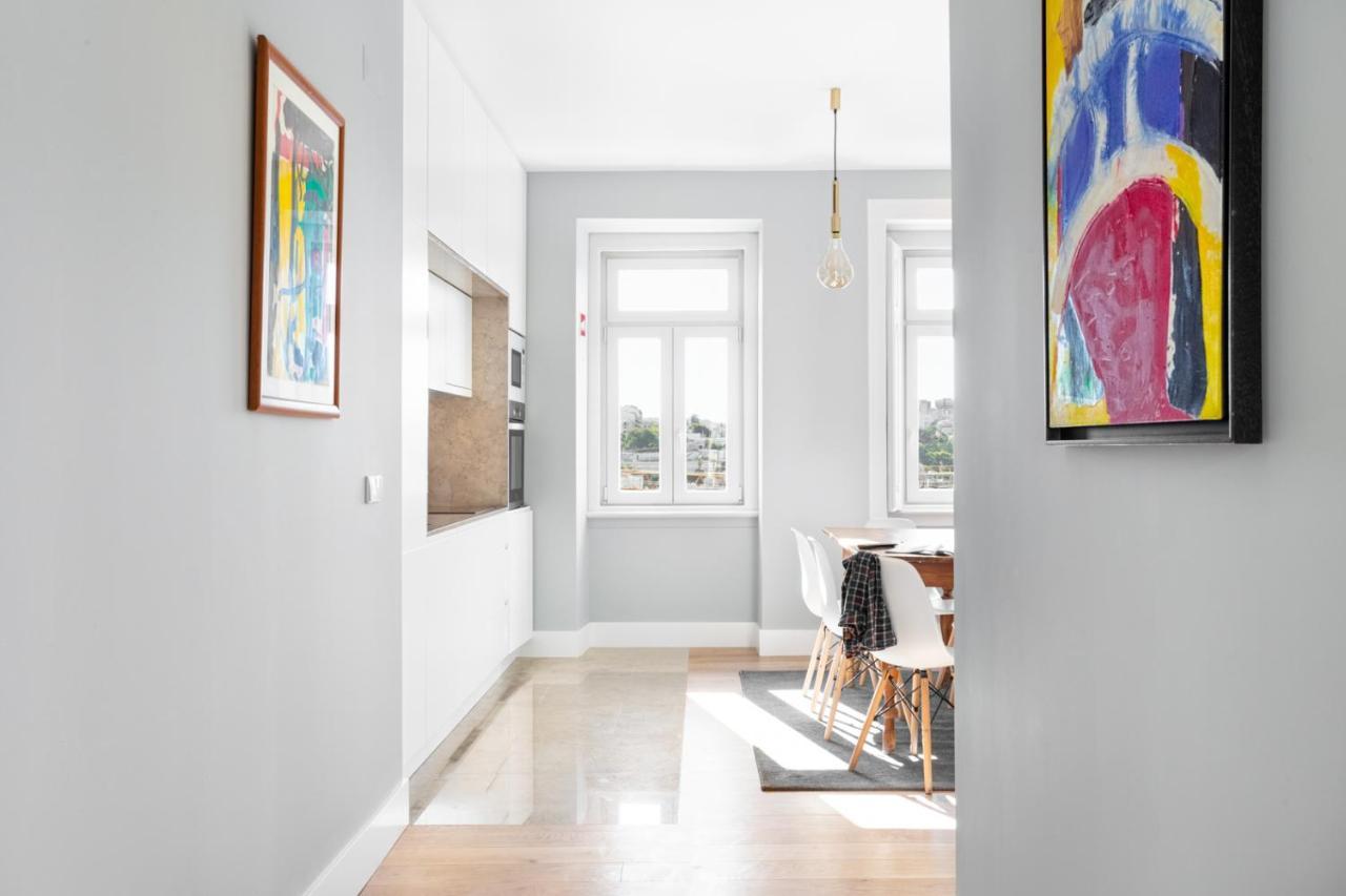 Joivy Marvelous 3-Bed Home With Astonishing View And Terrace, Nearby St George Castle Lisboa 外观 照片
